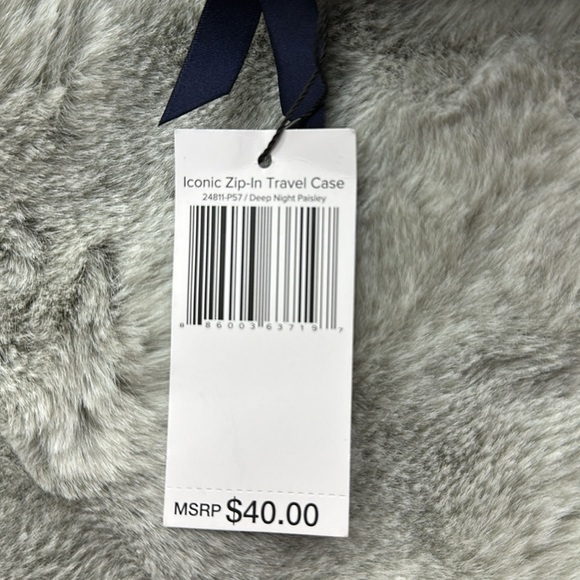 Vera Bradley Iconic Zip In Travel Case in Deep Night Paisley - Picture 4 of 4